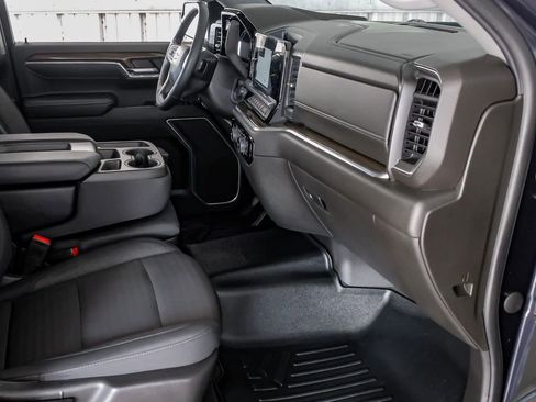 Used 2024 Chevrolet Silverado 1500 LT w/ Z71 Off-Road Package image 12