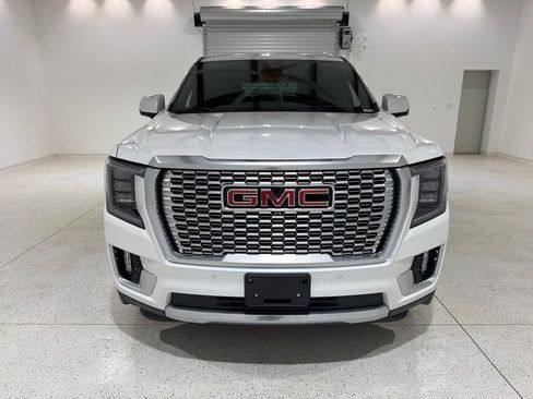 Used 2023 GMC Yukon Denali AWD/4WD image 8