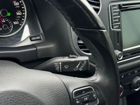 Used 2017 Volkswagen Tiguan S image 27