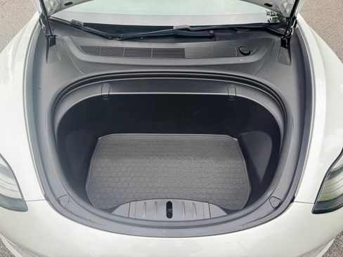 Used 2019 Tesla Model 3 Mid Range RWD image 9
