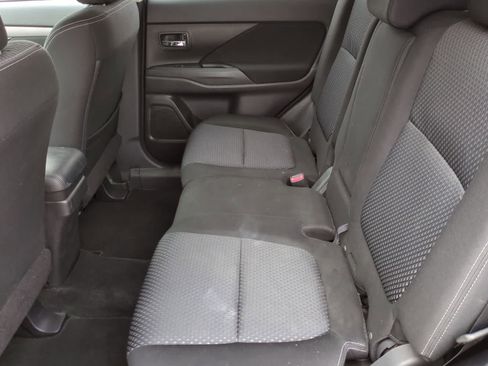 Used 2018 Mitsubishi Outlander ES AWD/4WD image 19