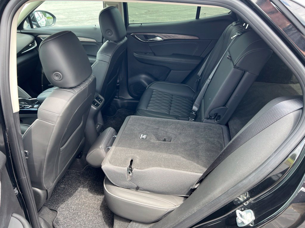 Used 2023 Buick Envision Avenir FWD image 29