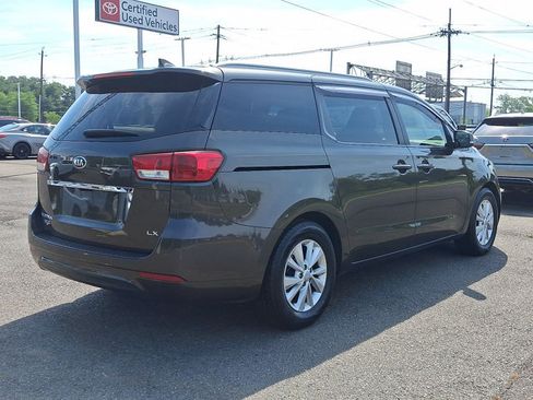 Used 2015 Kia Sedona LX FWD image 25