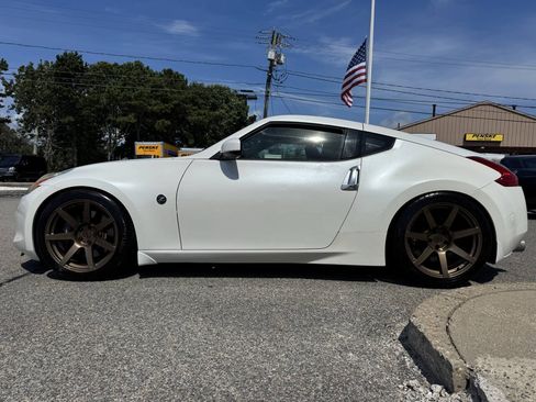 Used 2011 Nissan 370Z Coupe w/ Sport Pkg RWD image 7