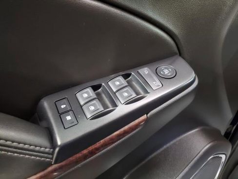 Used 2018 GMC Yukon SLE w/ SLE Value Package image 14