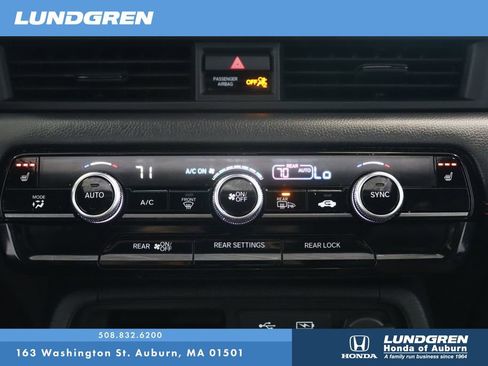Used 2024 Honda Pilot TrailSport image 29