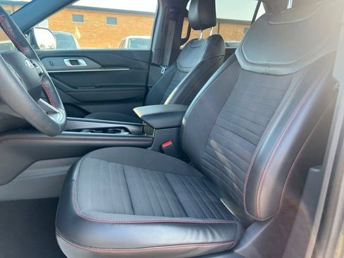Certified 2025 Ford Explorer ST-Line AWD/4WD image 16
