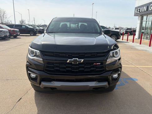 Certified 2022 Chevrolet Colorado Z71 w/ Z71 Midnight Edition image 2
