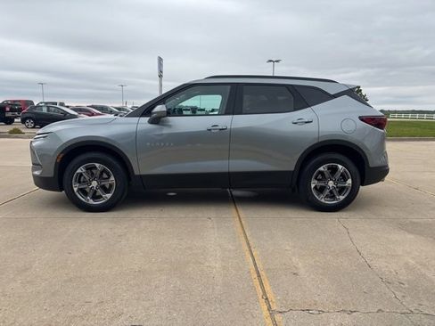 Used 2023 Chevrolet Blazer LT w/ Convenience Package FWD image 6
