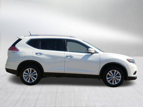 Used 2016 Nissan Rogue SV AWD/4WD image 8
