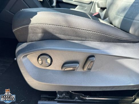 Used 2024 Volkswagen Taos SE FWD image 15