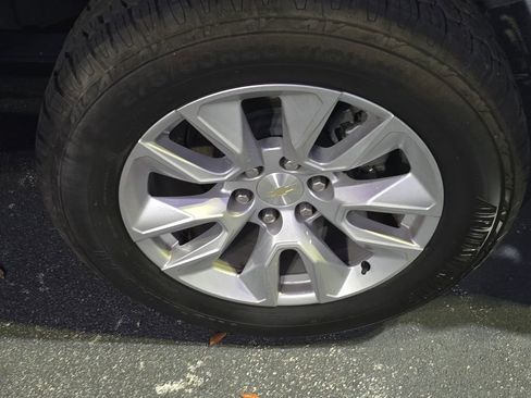 Used 2019 Chevrolet Silverado 1500 Custom w/ Custom Value Package image 5