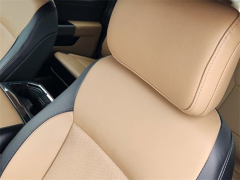 Used 2023 Ford F350 Lariat w/ Chrome Package image 24