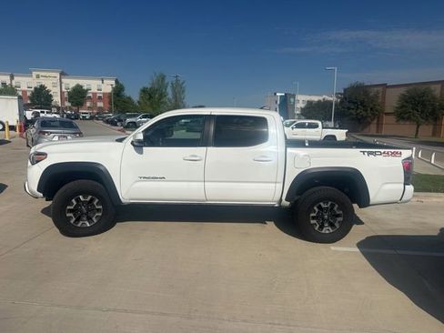 Used 2023 Toyota Tacoma TRD Off-Road w/ Technology Package image 6