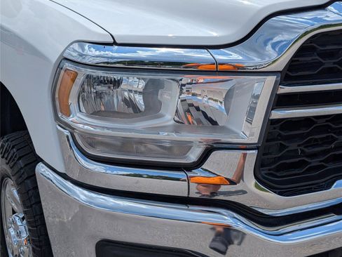 Used 2021 RAM 2500 Tradesman w/ Chrome Appearance Group AWD/4WD image 5
