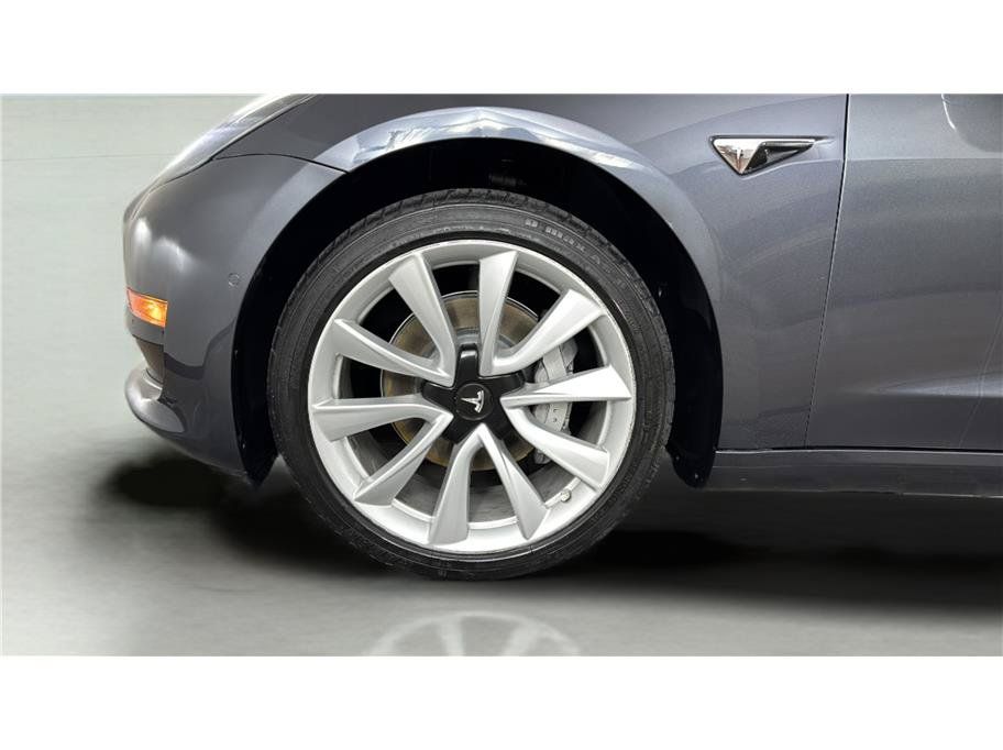 Used 2018 Tesla Model 3 Long Range RWD image 40
