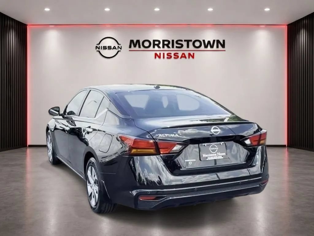 Used 2025 Nissan Altima 2.5 S FWD image 9