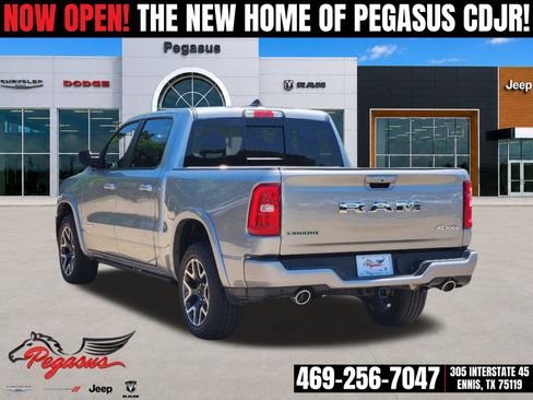 Used 2025 RAM 1500 Laramie w/ Laramie Southwest Edition AWD/4WD image 4