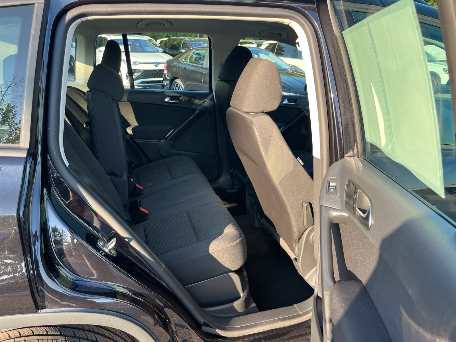 Used 2018 Volkswagen Tiguan Limited w/ Premium Package AWD/4WD image 29