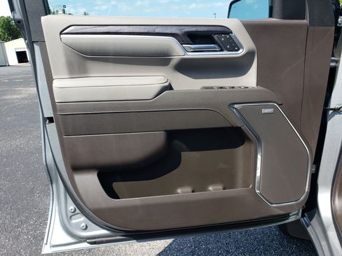 New 2026 Chevrolet Silverado 1500 LTZ w/ LTZ Premium Package AWD/4WD image 10