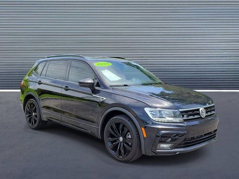 Used 2021 Volkswagen Tiguan SE R-Line FWD image 2