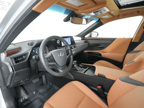 Certified 2025 Lexus ES 350 w/ Premium Package FWD image 10