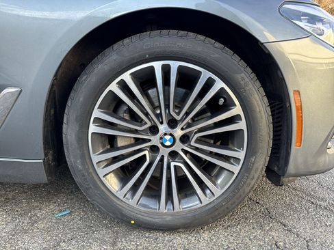 Used 2018 BMW 530i xDrive image 2