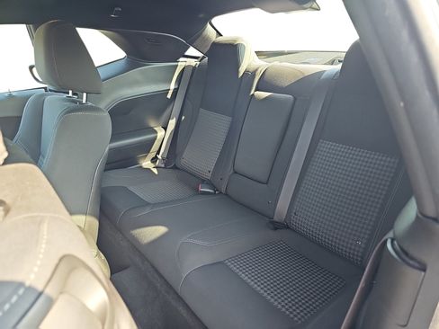 Used 2019 Dodge Challenger SXT RWD image 11