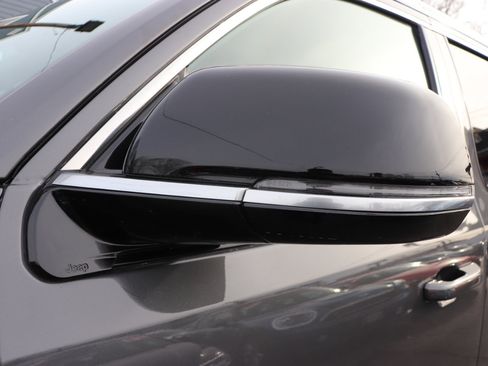 Used 2024 Jeep Wagoneer Series III image 74