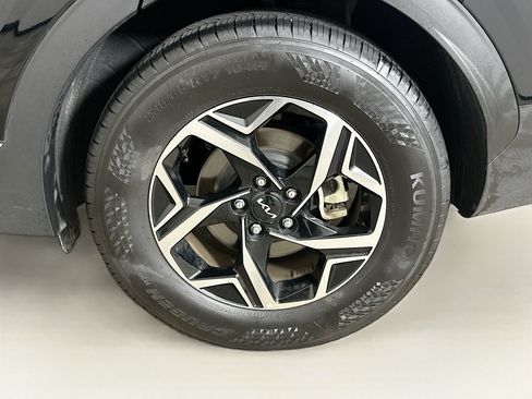 Used 2025 Kia Sportage LX FWD image 11