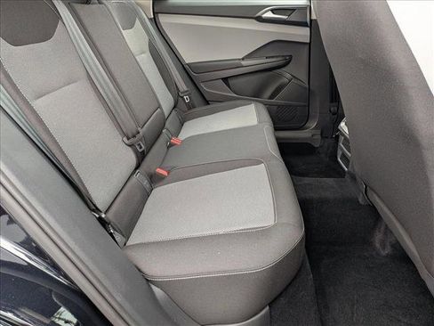 Used 2022 Volkswagen Taos S image 18