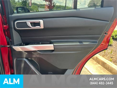 Used 2024 Ford Explorer XLT RWD image 21