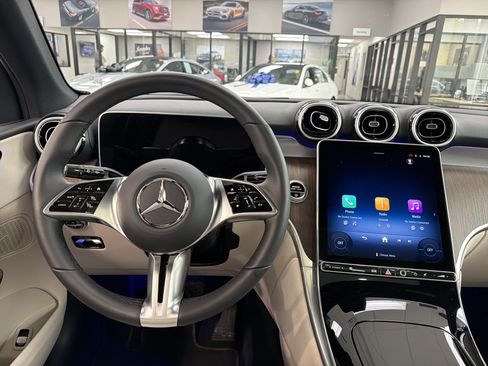 Used 2026 Mercedes-Benz GLC 300 4MATIC image 11