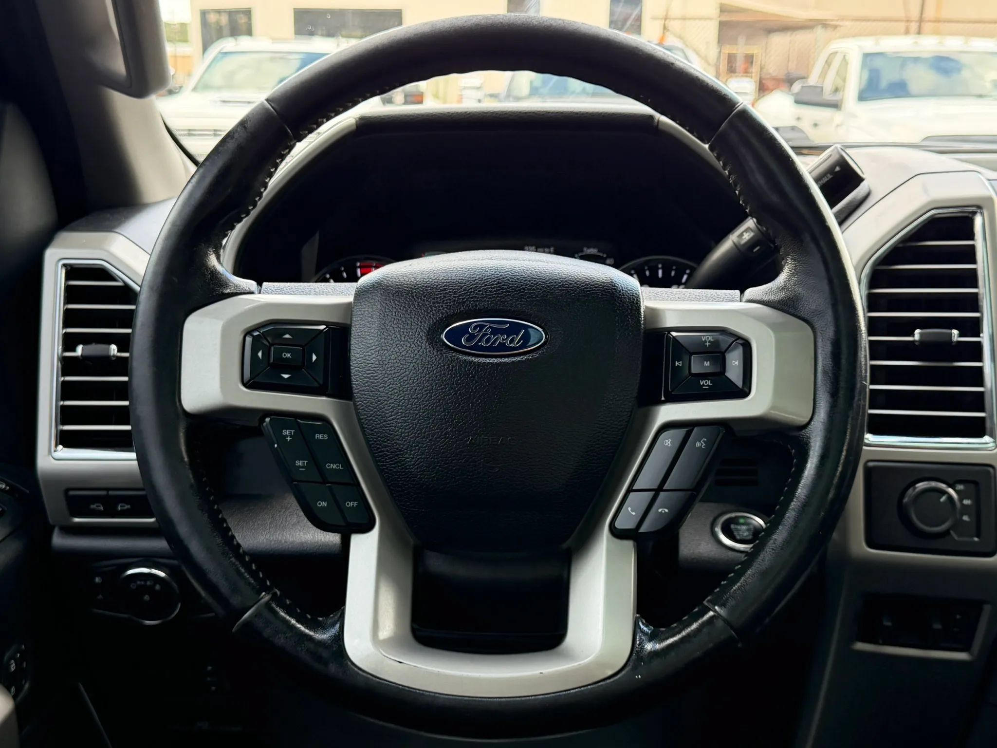 Used 2017 Ford F450 Lariat w/ Lariat Ultimate Package AWD/4WD image 37
