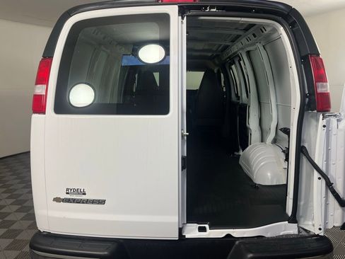 New 2026 Chevrolet Express 2500 image 19