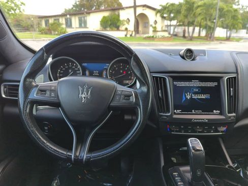 Used 2020 Maserati Levante S AWD/4WD image 18
