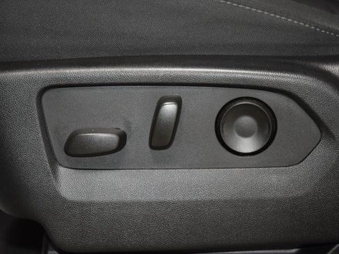 Used 2024 Chevrolet Silverado 2500 Custom w/ Custom Value Package image 42