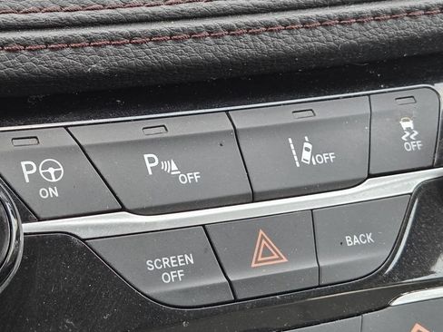 Used 2017 Chrysler Pacifica Limited FWD image 17