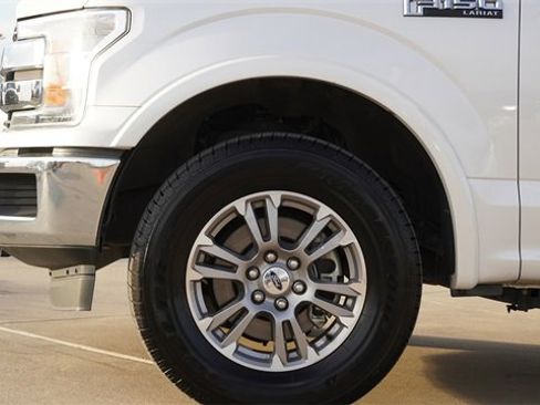 Used 2019 Ford F150 Lariat image 5