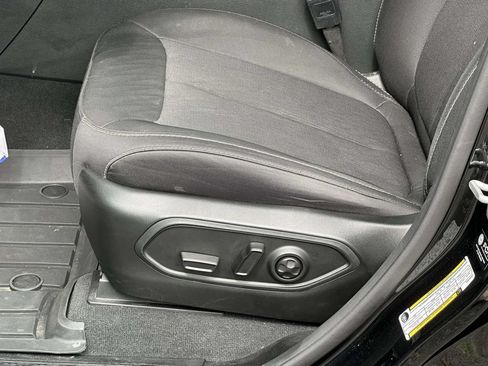 Used 2025 Jeep Grand Cherokee L Laredo AWD/4WD image 17