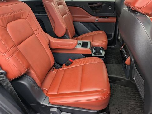 Used 2025 Lincoln Aviator Reserve image 21