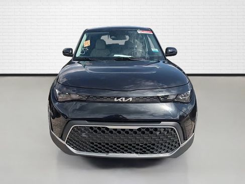 Used 2023 Kia Soul LX FWD image 2