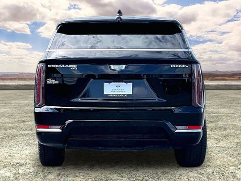 Certified 2025 Cadillac Escalade IQ Luxury 2 w/ LPO, Premium Carpet Package AWD/4WD image 6
