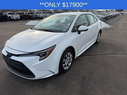 Used 2024 Toyota Corolla LE image 5
