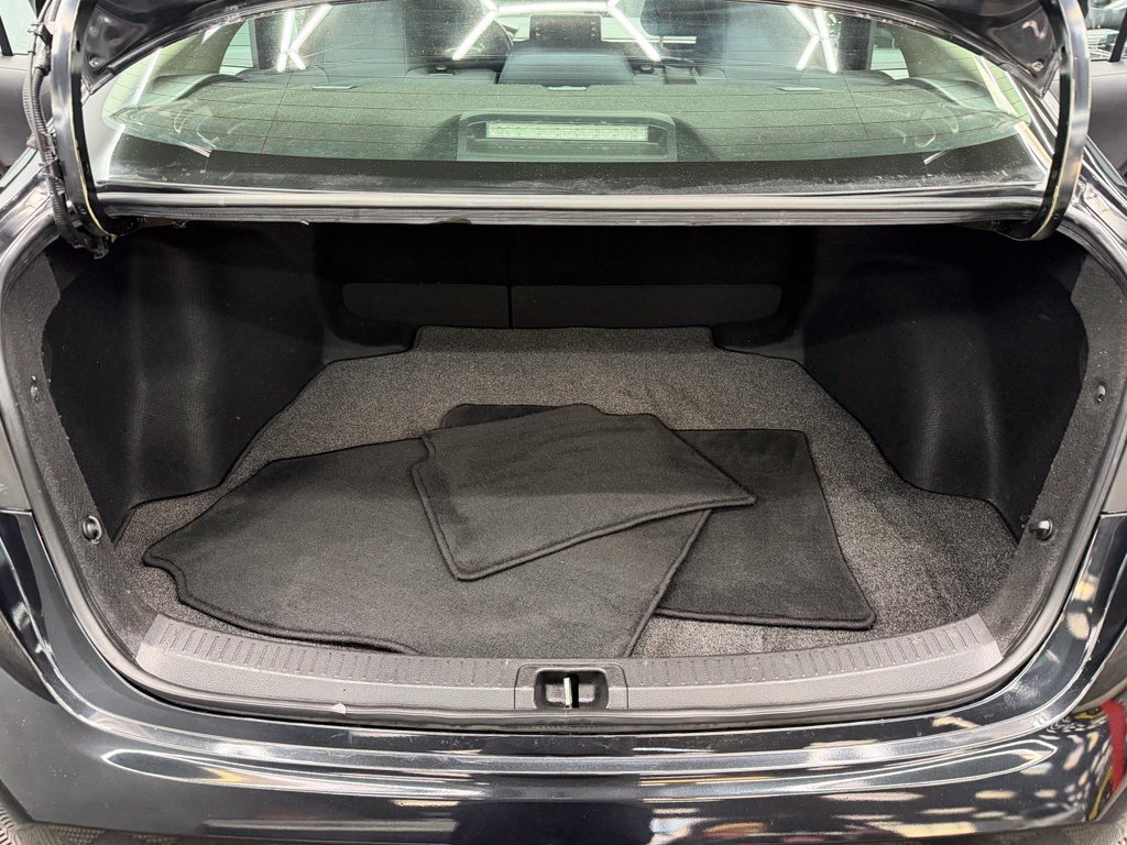 Used 2021 Toyota Corolla LE w/ Carpet Mat Package (TMS) FWD image 41