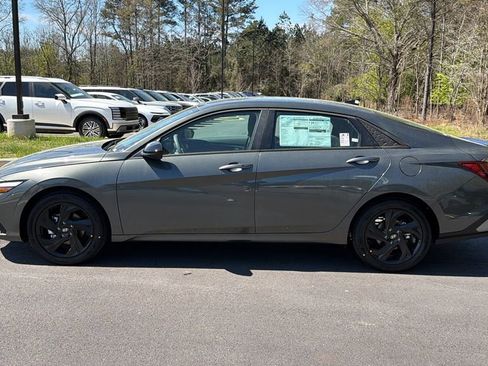 New 2026 Hyundai Elantra Sport FWD image 9