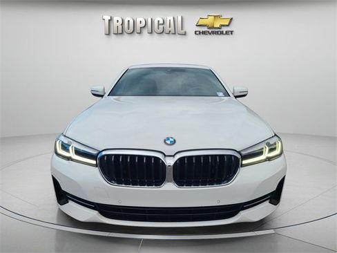 Used 2022 BMW 540i w/ Luxury Seating Package image 8