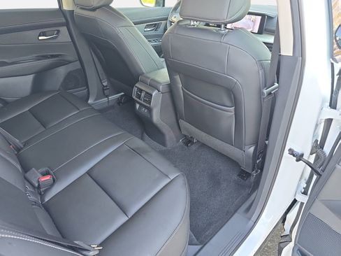 Used 2025 Nissan Murano SL AWD/4WD image 11