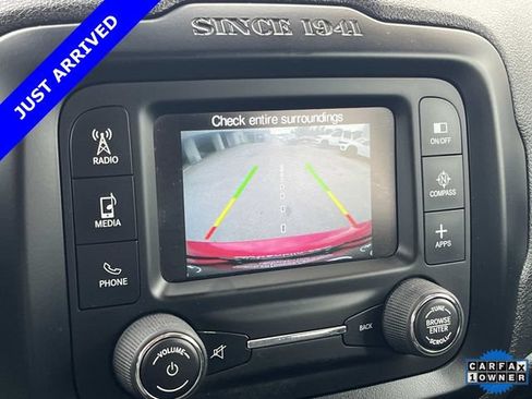 Certified 2017 Jeep Renegade Latitude FWD image 29