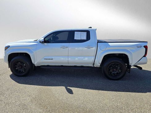 Certified 2025 Toyota Tacoma TRD Sport AWD/4WD image 6